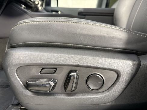 Used 2025 Lexus GX 550 AWD/4WD image 23