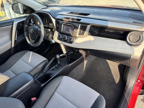 Used 2015 Toyota RAV4 LE FWD image 13