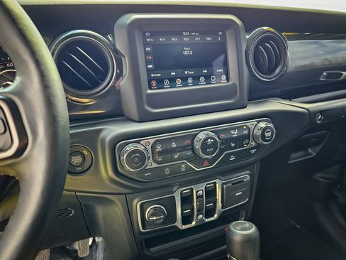 Used 2022 Jeep Wrangler Unlimited Sport AWD/4WD image 18