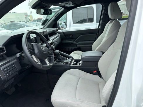 Used 2025 Toyota 4Runner SR5 AWD/4WD image 2