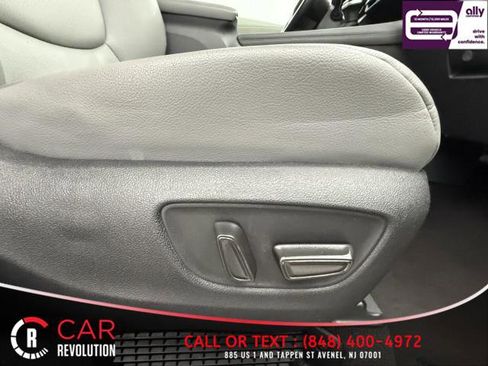 Used 2024 Toyota Sienna XLE image 65