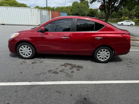 Used 2012 Nissan Versa SV FWD image 8