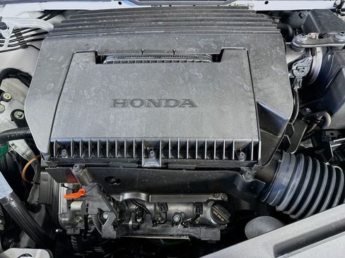Used 2025 Honda Pilot TrailSport image 9