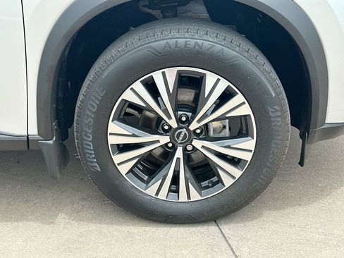Used 2023 Nissan Rogue SV AWD/4WD image 10