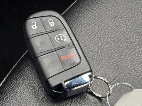 Used 2025 Jeep Compass Latitude w/ Altitude Special Edition AWD/4WD image 33