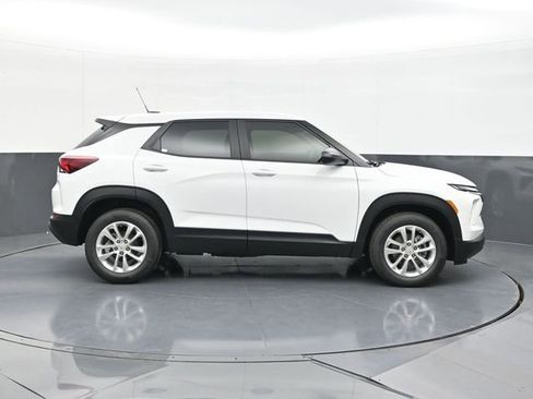 New 2026 Chevrolet TrailBlazer LS w/ LS Convenience Package FWD image 18