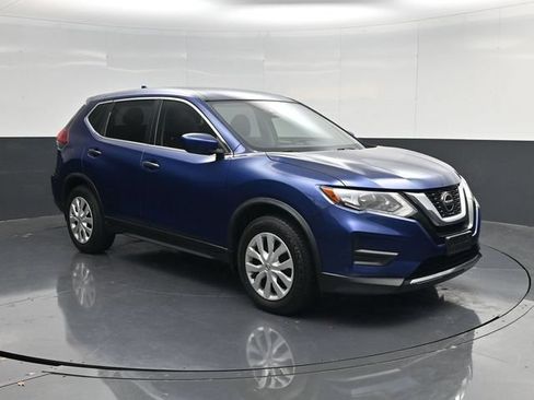 Used 2019 Nissan Rogue S FWD image 1