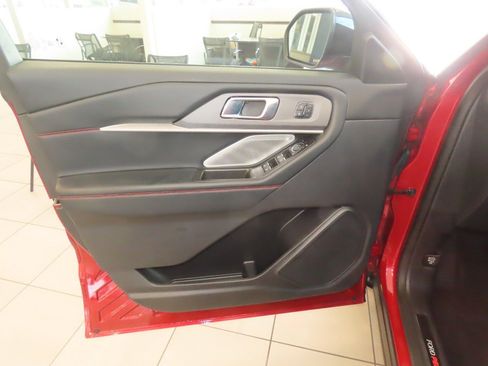 Used 2025 Ford Explorer ST AWD/4WD image 22