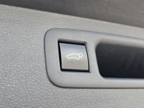 Used 2023 Toyota Highlander XSE FWD image 20