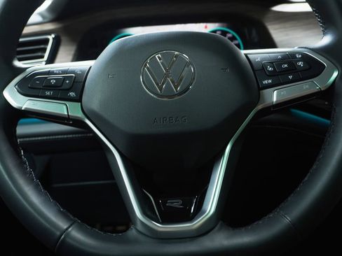 Used 2025 Volkswagen Atlas SEL Premium R-Line AWD/4WD image 18