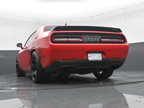 Used 2018 Dodge Challenger SRT Hellcat RWD image 55