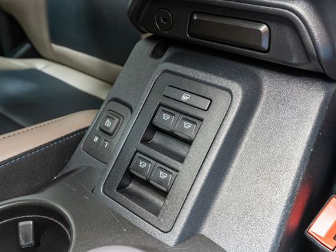 Used 2023 Ford Bronco Wildtrak image 27