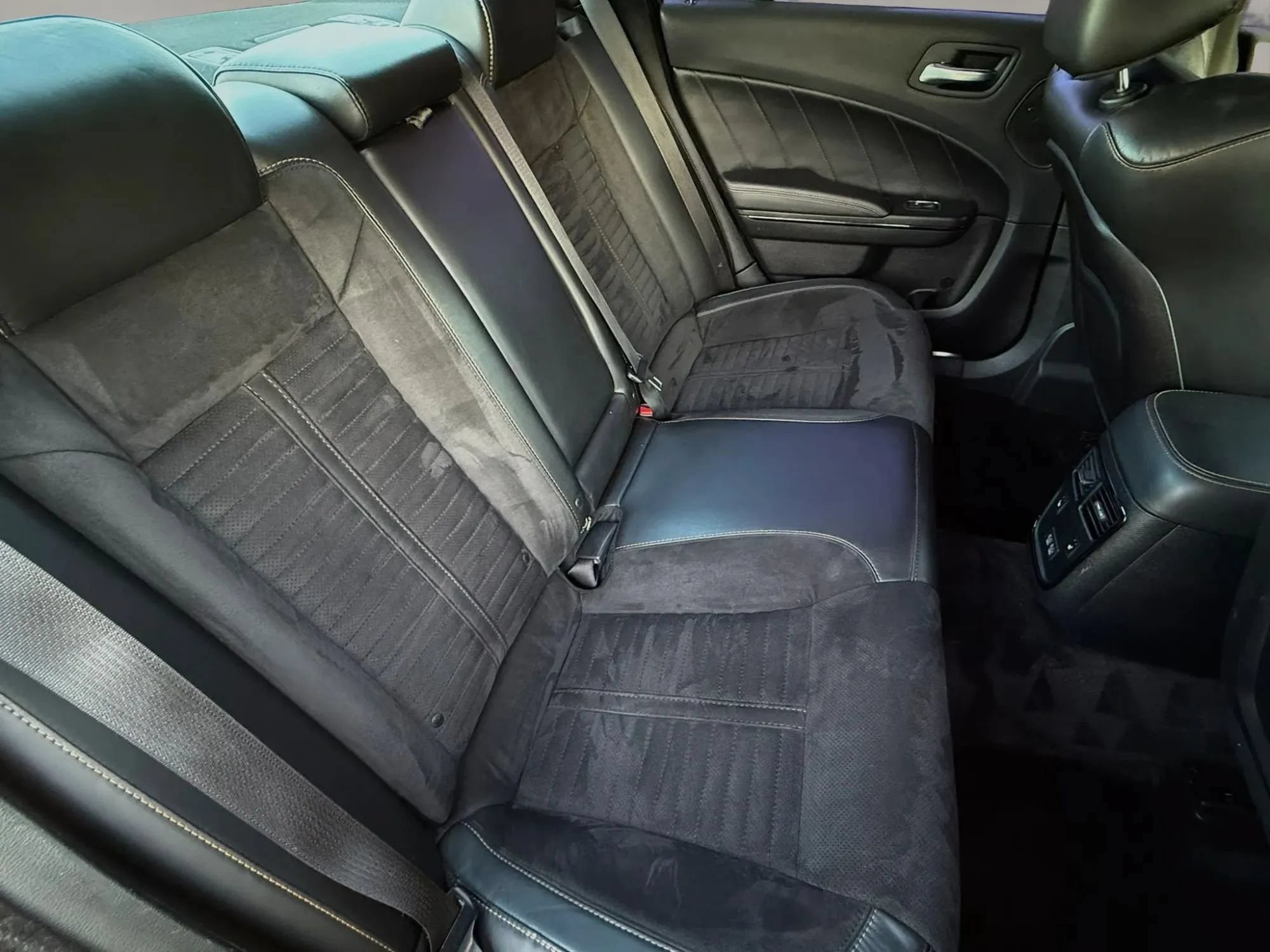 Used 2017 Dodge Charger R/T RWD image 18