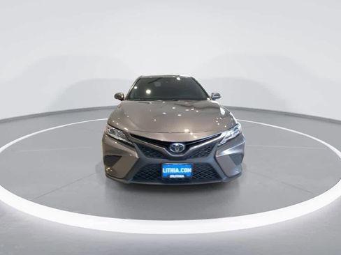 Certified 2020 Toyota Camry SE w/ Convenience Package FWD image 3