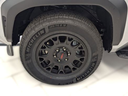 New 2025 Toyota 4Runner 4WD image 9