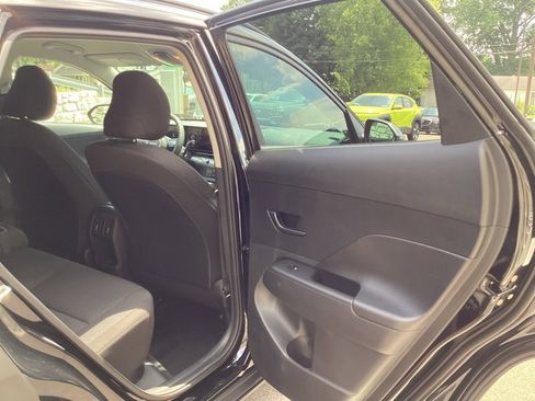 New 2025 Hyundai Kona SEL image 10