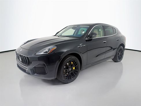 Used 2023 Maserati Grecale GT image 1