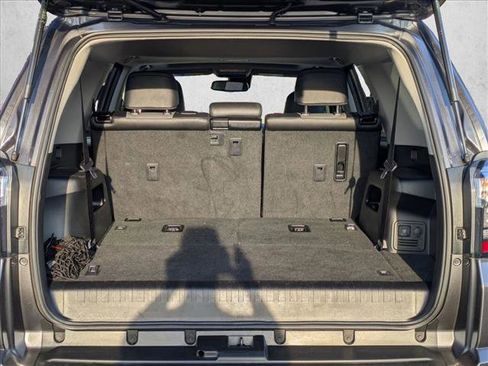 Used 2022 Toyota 4Runner SR5 Premium image 11