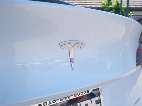 Used 2020 Tesla Model Y Long Range AWD/4WD image 38