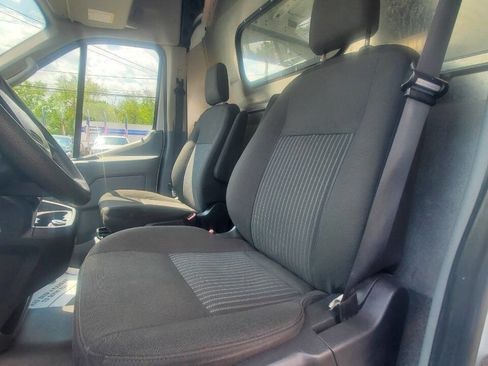 Used 2019 Ford Transit 250 148 Medium Roof RWD image 8