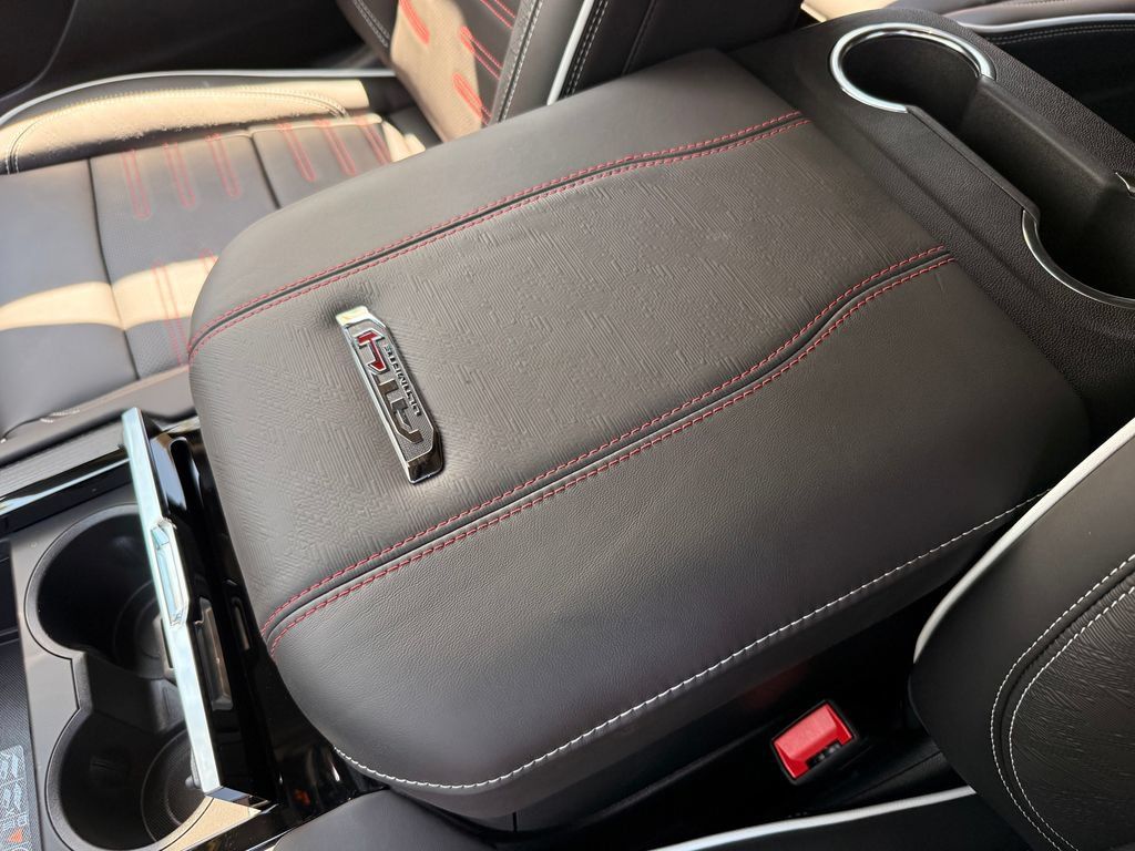 New 2026 GMC Yukon AT4 Ultimate w/ LPO, Floor Liner Package AWD/4WD image 29