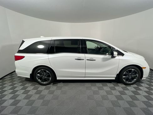 Used 2024 Honda Odyssey Elite image 2
