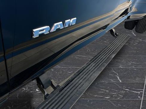 Used 2025 RAM 3500 Laramie AWD/4WD image 46