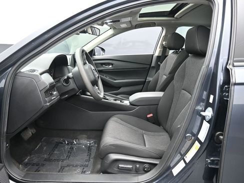 Used 2025 Honda Accord SE image 18
