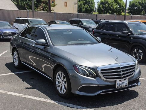 Used 2017 Mercedes-Benz E 300 image 3
