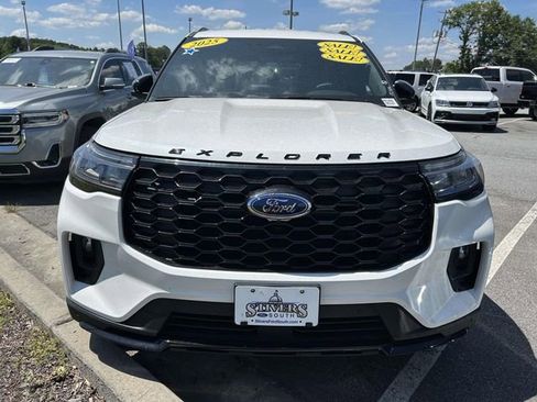 Used 2025 Ford Explorer ST-Line w/ Premium Package RWD image 10