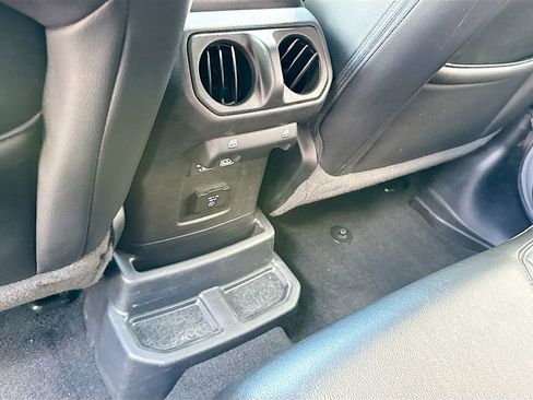 Used 2023 Jeep Wrangler Unlimited Sahara w/ Cold Weather Group AWD/4WD image 28