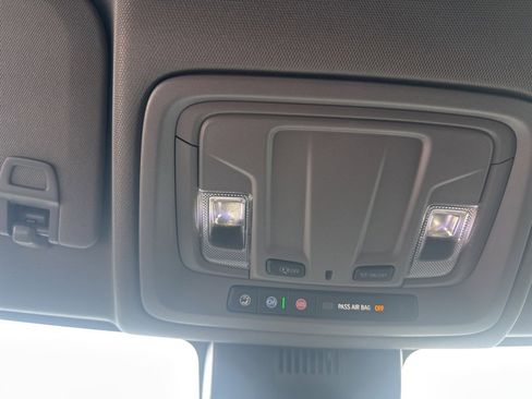 Used 2023 Chevrolet Silverado 1500 LT image 20