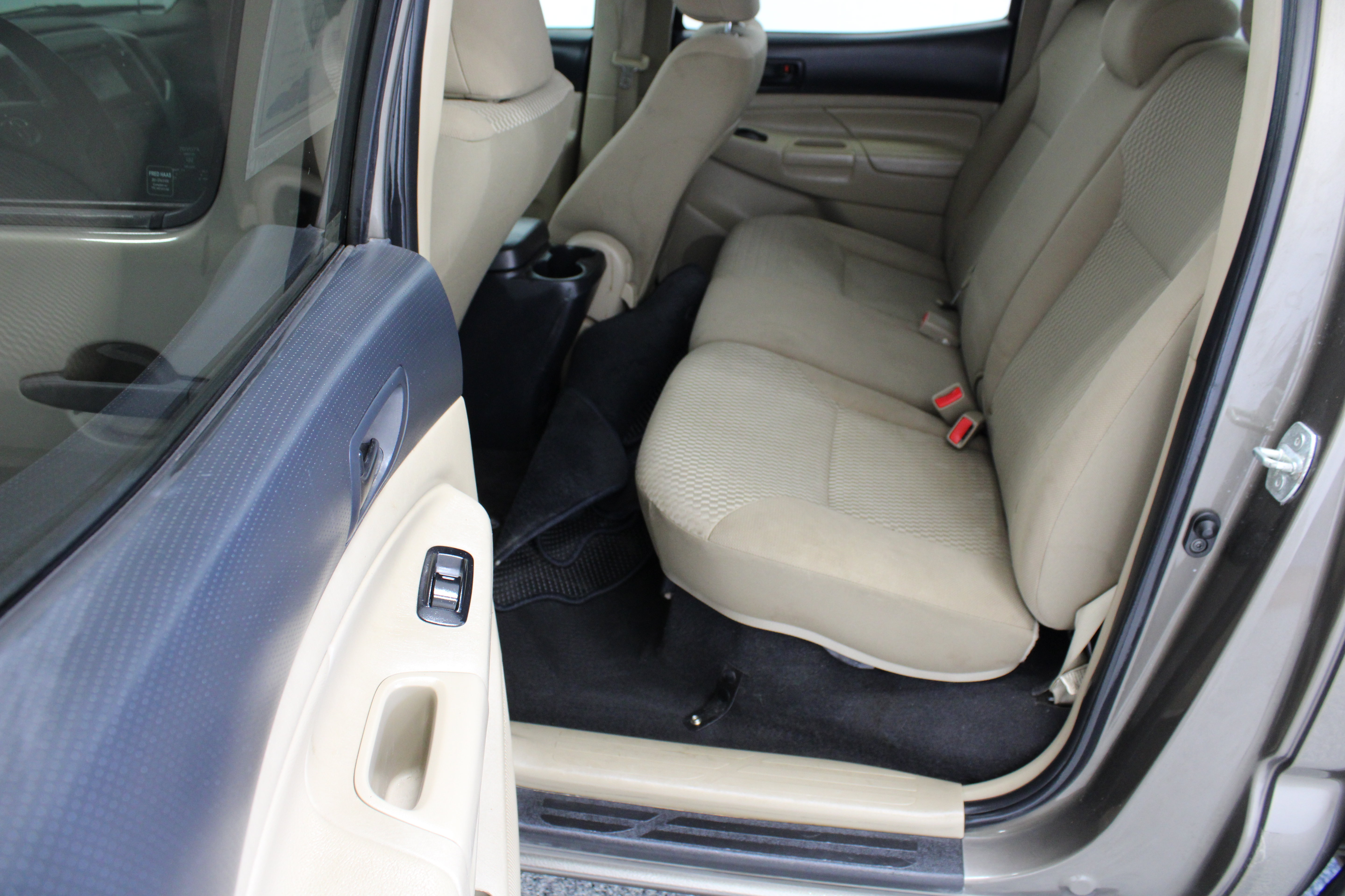 Used 2013 Toyota Tacoma PreRunner w/ SR5 Pkg RWD image 25