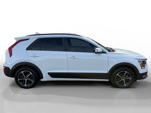Used 2025 Kia Niro EX FWD image 6
