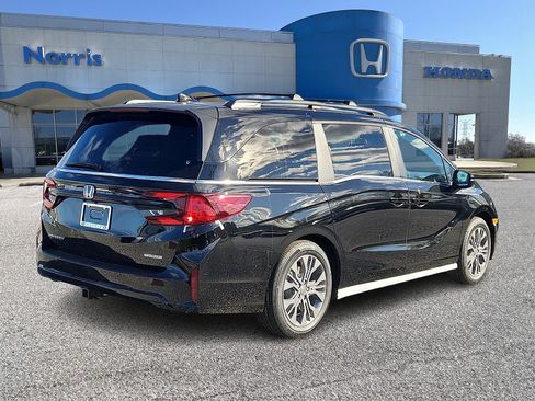 New 2026 Honda Odyssey Touring image 4