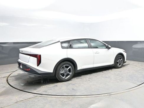 Used 2025 Kia K4 LXS image 10