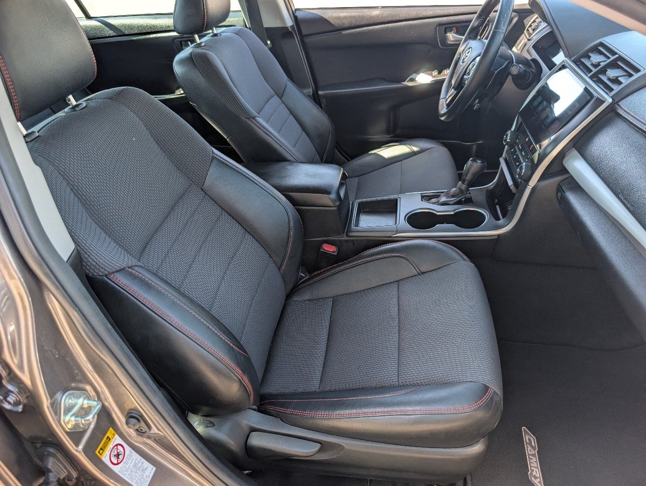 Used 2016 Toyota Camry SE w/ Moonroof Package FWD image 7