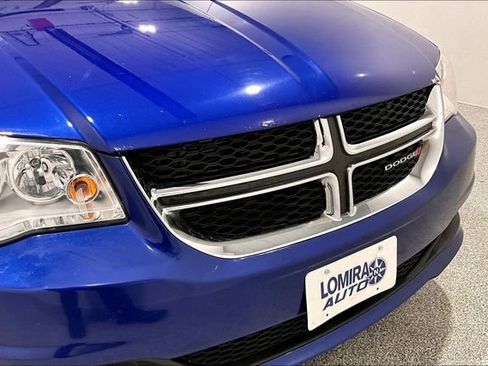 Used 2018 Dodge Grand Caravan SE w/ UConnect Hands-Free Group image 35
