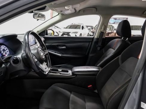 Used 2020 Nissan Sentra SR w/ Lighting Package image 4