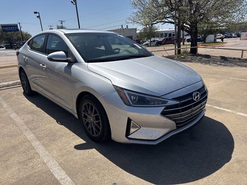Used 2019 Hyundai Elantra Value Edition image 3