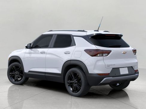 New 2026 Chevrolet TrailBlazer LT w/ Midnight Edition AWD/4WD image 3
