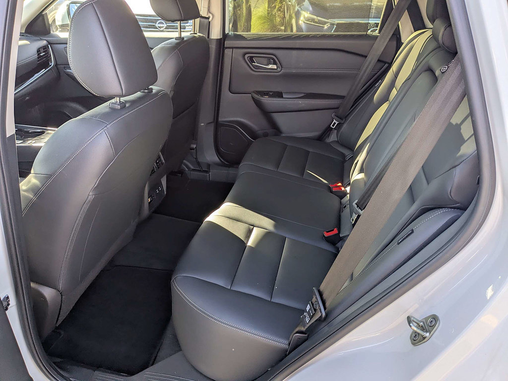 Certified 2025 Nissan Rogue SL w/ SL Premium Package FWD image 16