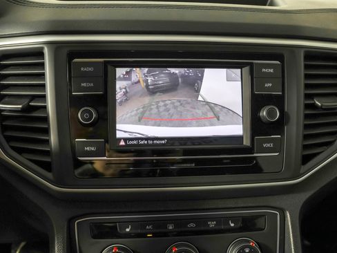 Certified 2023 Volkswagen Atlas SE image 7