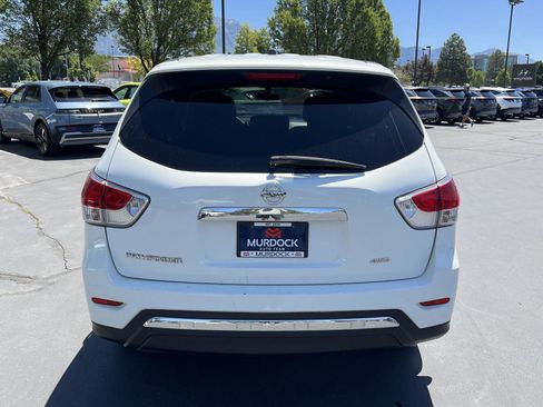 Used 2013 Nissan Pathfinder S AWD/4WD image 9