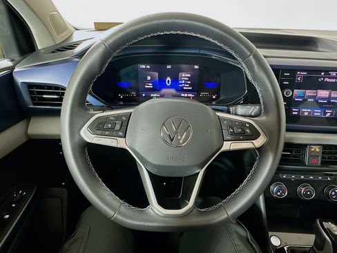 Used 2023 Volkswagen Taos SE w/ Panoramic Sunroof Package AWD/4WD image 11