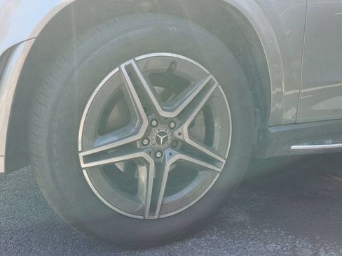 Used 2022 Mercedes-Benz GLE 350 4MATIC image 3