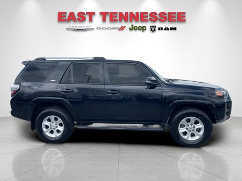 Used 2019 Toyota 4Runner SR5 Premium AWD/4WD image 2