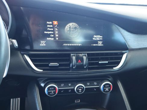 Used 2017 Alfa Romeo Giulia Ti w/ TI 19" Sport Package image 20