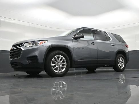 Used 2021 Chevrolet Traverse LS FWD image 23