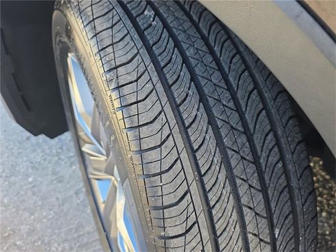 Used 2021 Volkswagen Tiguan SEL image 29